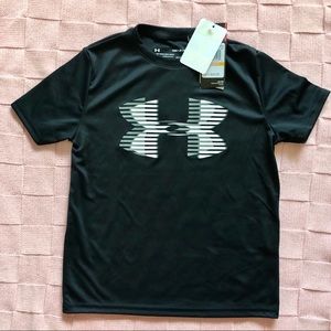 NWT! Under Armour boy short size YS